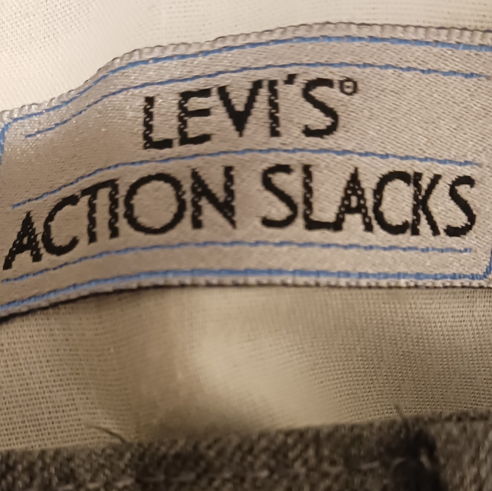Levi's Men's Light Gray Action Slacks Size 38" x 30" 100% Polyester Dress Pants - Picture 3 of 5